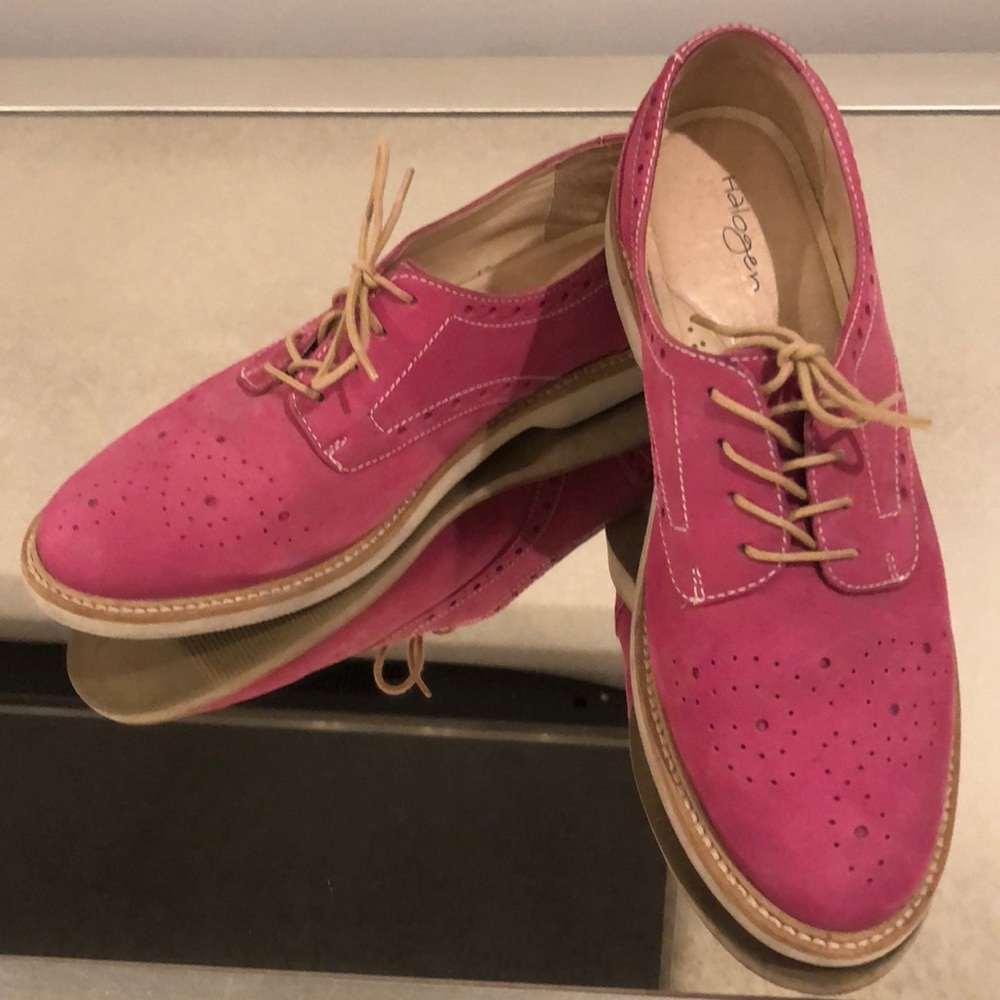Women’s pink shoes